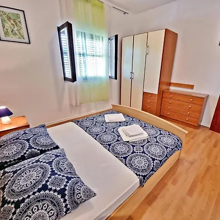 Apartment Irena With Terase End Private Parking